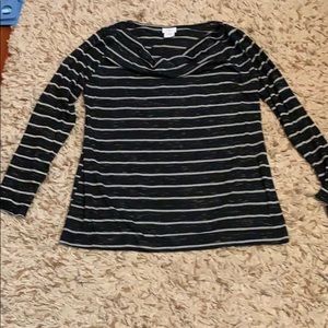 Maternity long sleeve top size L scoop neck